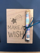 Lade das Bild in den Galerie-Viewer, Gift Card .\ Reagenzglas - Tube