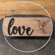 Lade das Bild in den Galerie-Viewer, Dekorativer Metallkranz - verschiedene Motive
