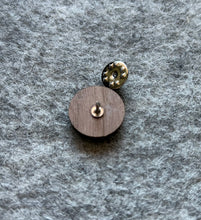 Lade das Bild in den Galerie-Viewer, Accessoires .\ Pin
