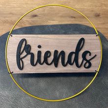 Lade das Bild in den Galerie-Viewer, Dekorativer Metallkranz - verschiedene Motive
