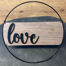 Lade das Bild in den Galerie-Viewer, Dekorativer Metallkranz - verschiedene Motive
